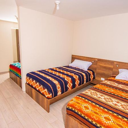 The Traveler Hostel Otavalo Extérieur photo