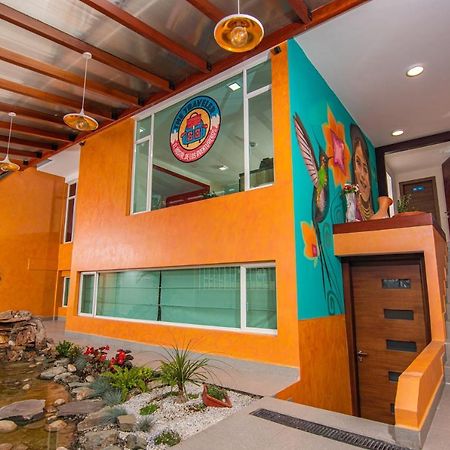 The Traveler Hostel Otavalo Extérieur photo