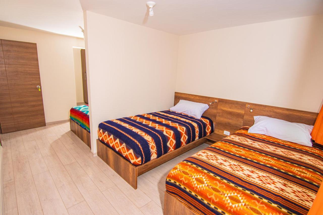 The Traveler Hostel Otavalo Extérieur photo